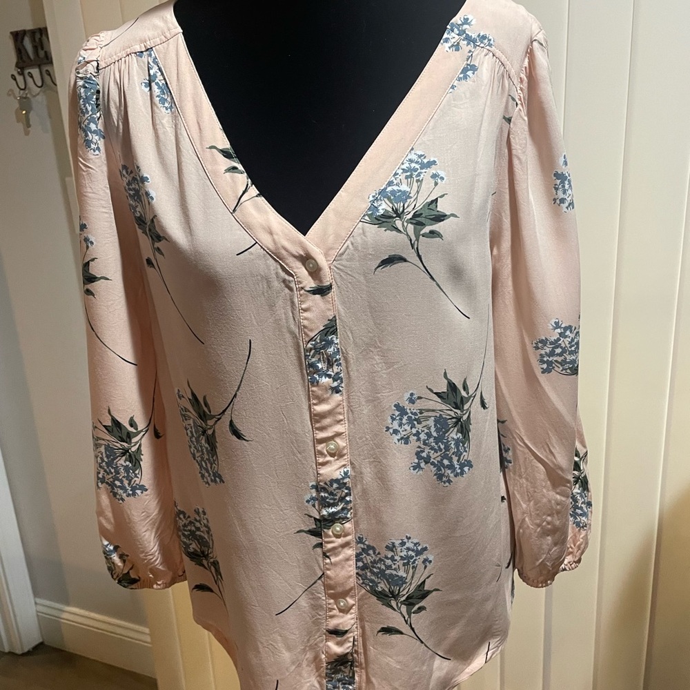 Loft brand 3/4 sleeve blouse with tie bottom